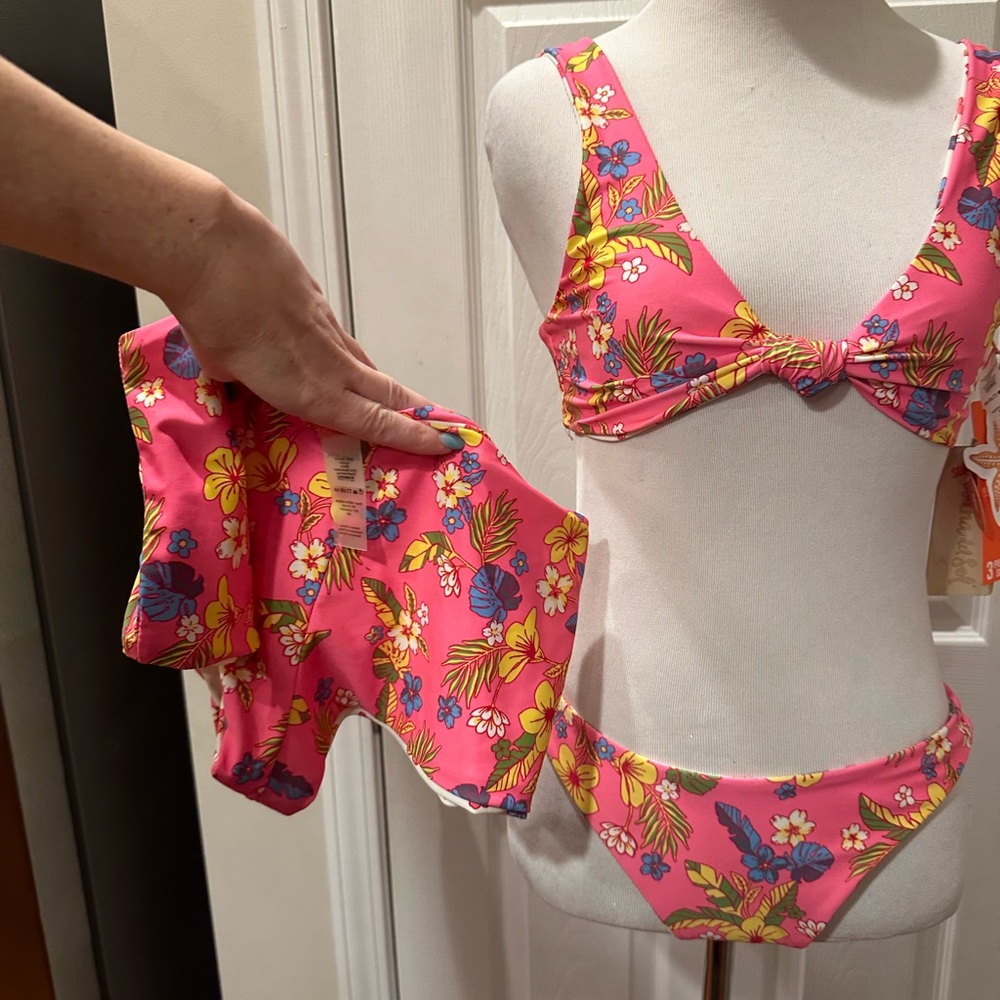 Womans Pink/white Reversible Tropical Floral Three-Piece Swim Set